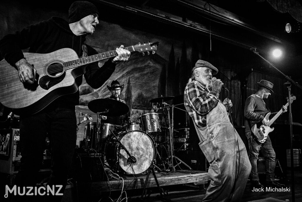 Dancing Dave & BB& the Bullets @Whanganui Musicians Club