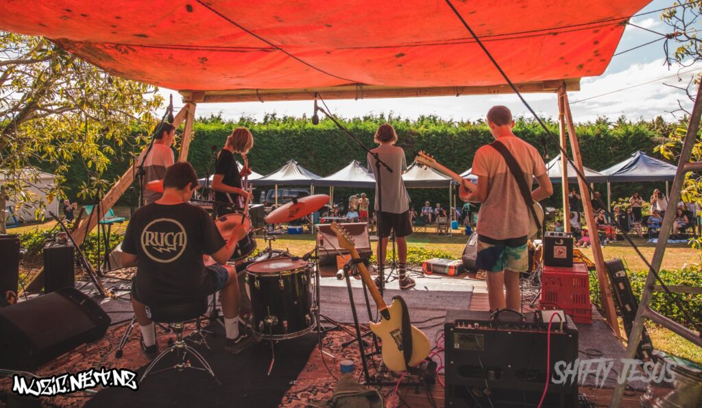 Birdhouse @ Lettuce Inn, Katikati 26/01/2019