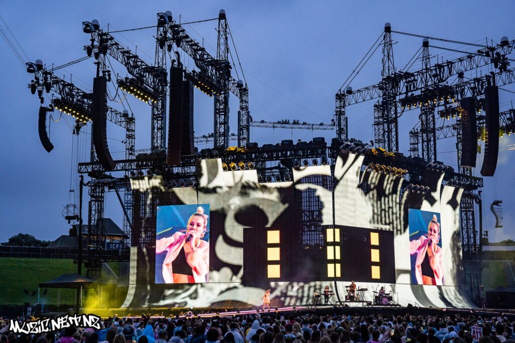 Broods @ Mt Smart Stadium, Auckland 09/11/2018