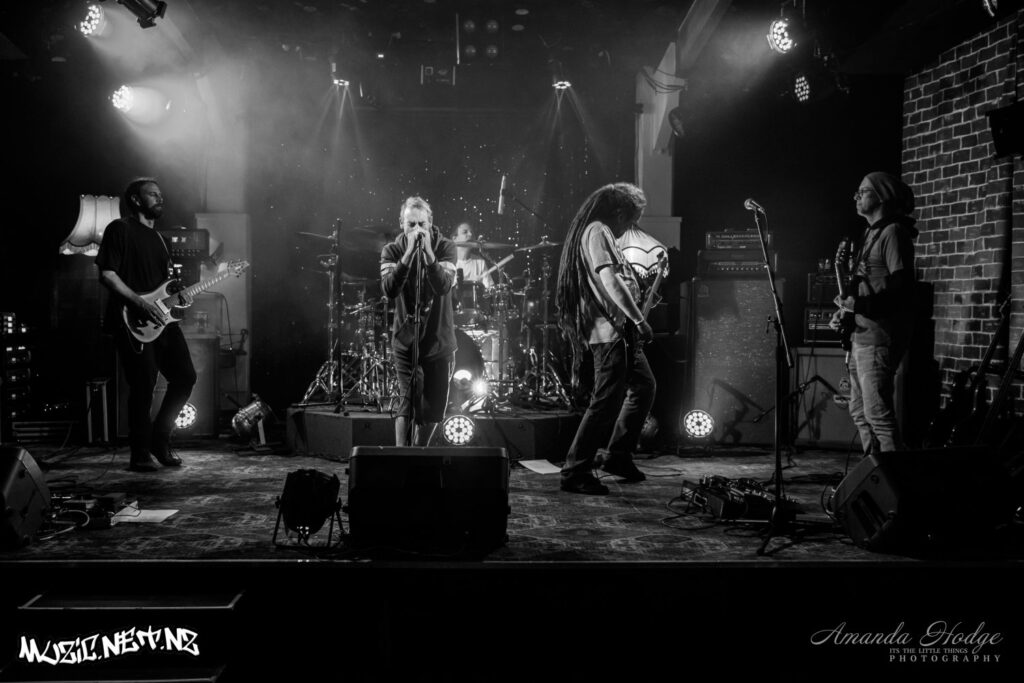 Come To Dolly @ Paisley Stage, Napier 02/09/2022