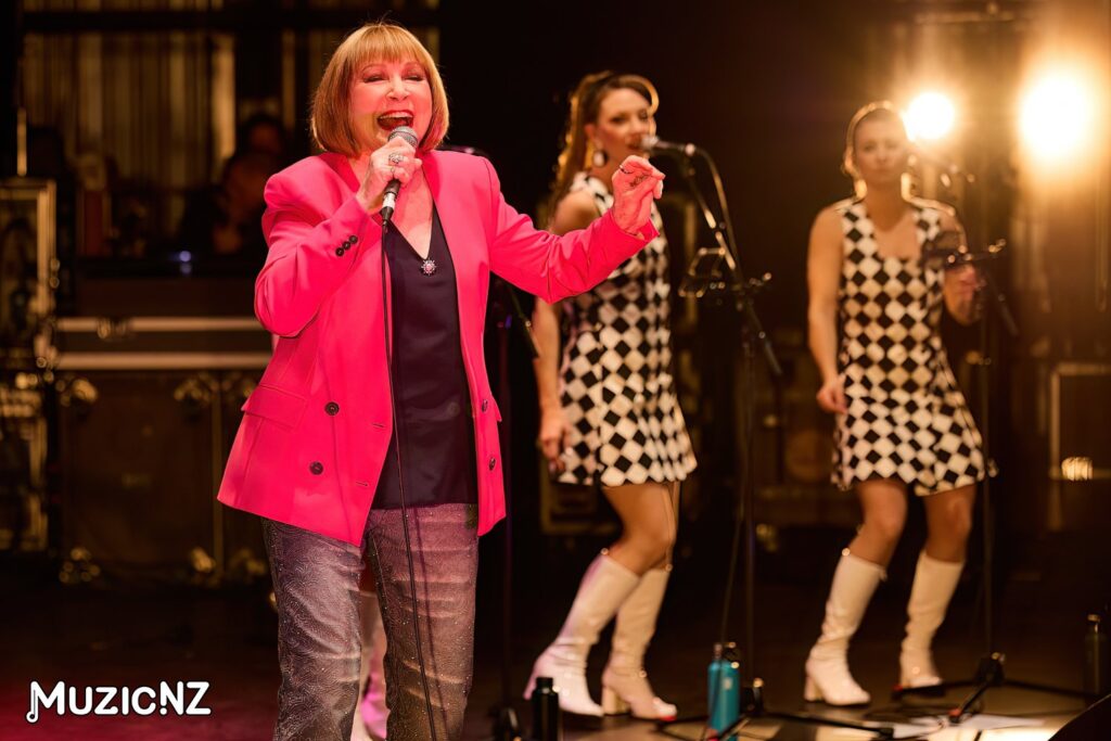Dinah Lee @ St James Theatre, Wellington 06/10/2023