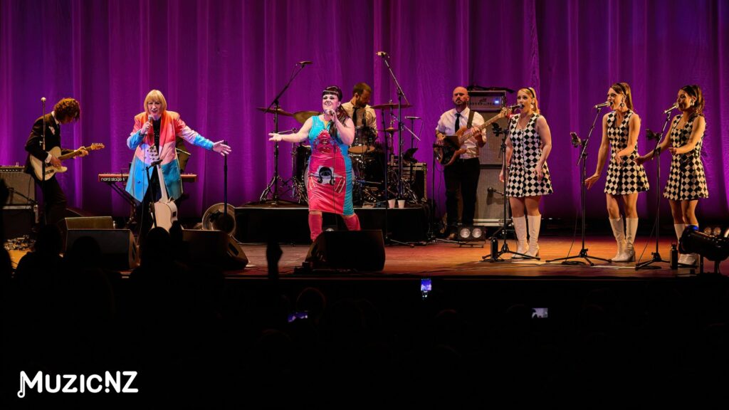 Dinah Lee @ St James Theatre, Wellington 06/10/2023