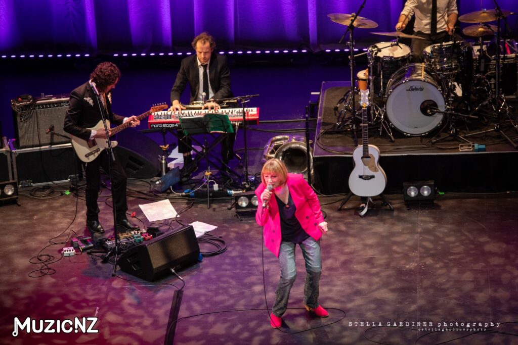 Dinah Lee @ St. James Theatre, Wellington 06/10/2023