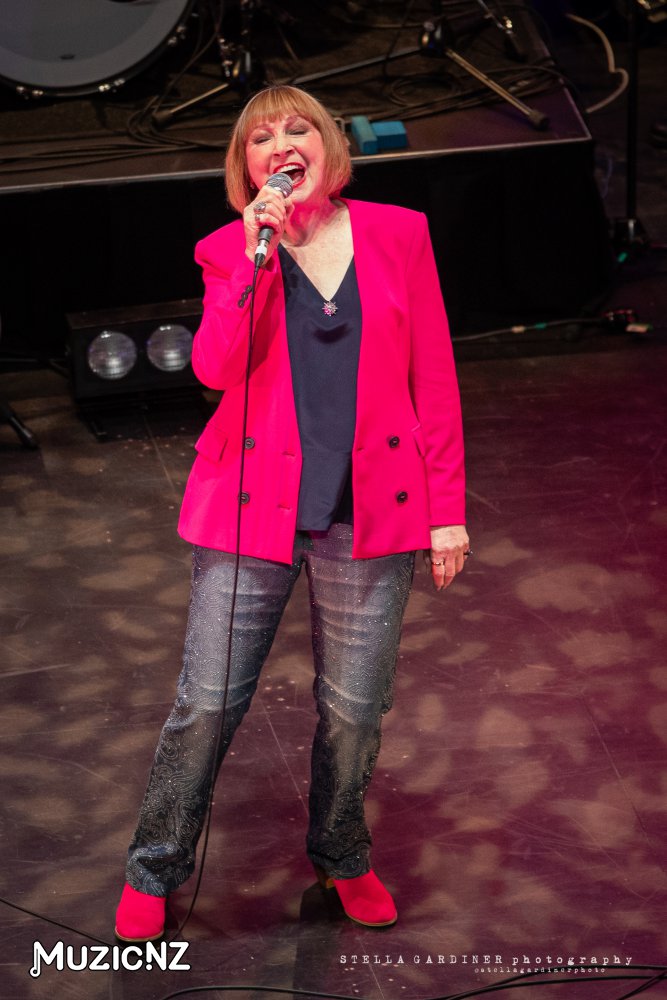 Dinah Lee @ St. James Theatre, Wellington 06/10/2023