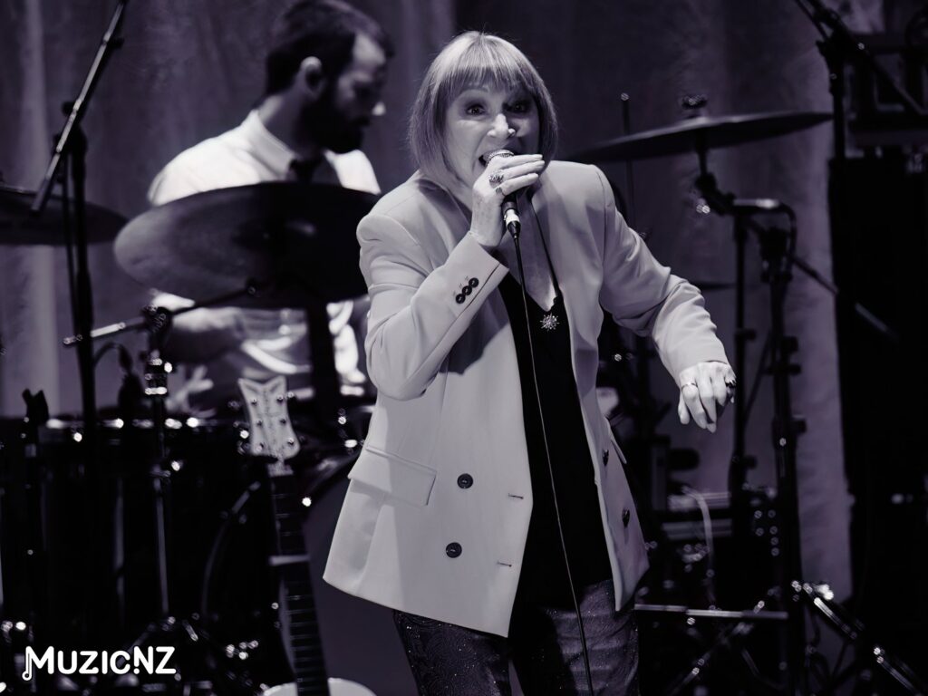 Dinah Lee @ St James Theatre, Wellington 06/10/2023