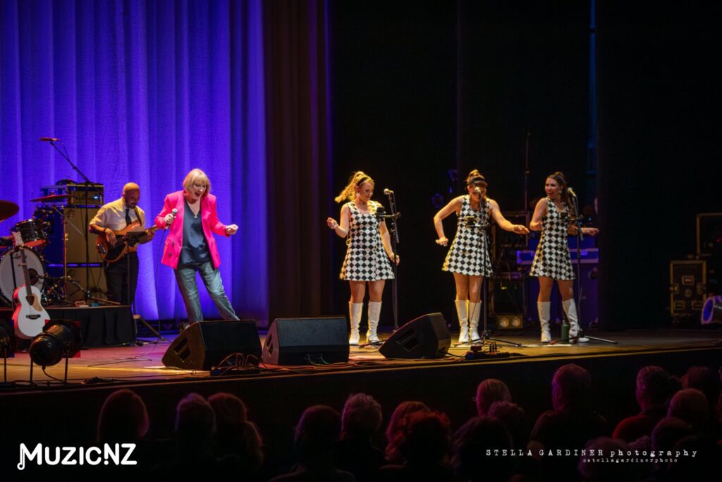 Dinah Lee @ St. James Theatre, Wellington 06/10/2023