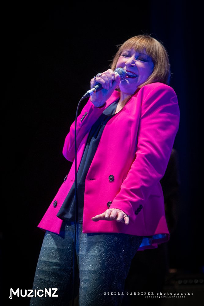 Dinah Lee @ St. James Theatre, Wellington 06/10/2023