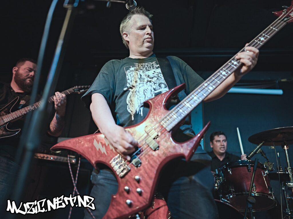 Divebomber @ 12 Bar, Christchurch 12/11/2021