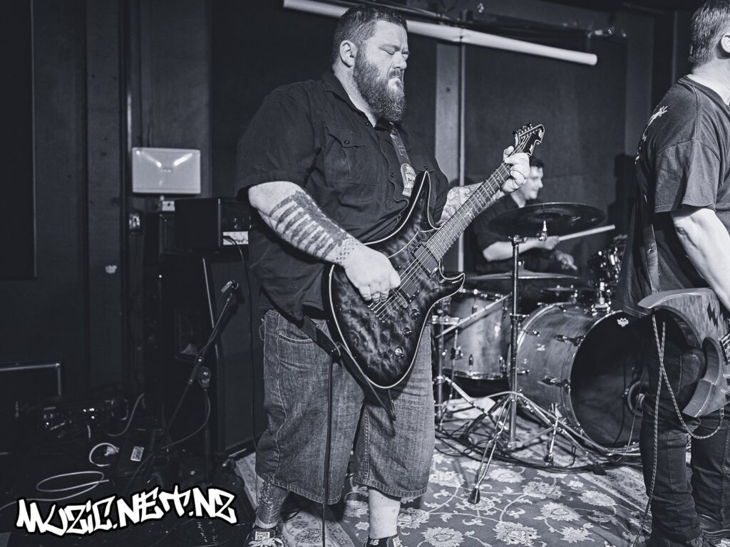 Divebomber @ 12 Bar, Christchurch 12/11/2021
