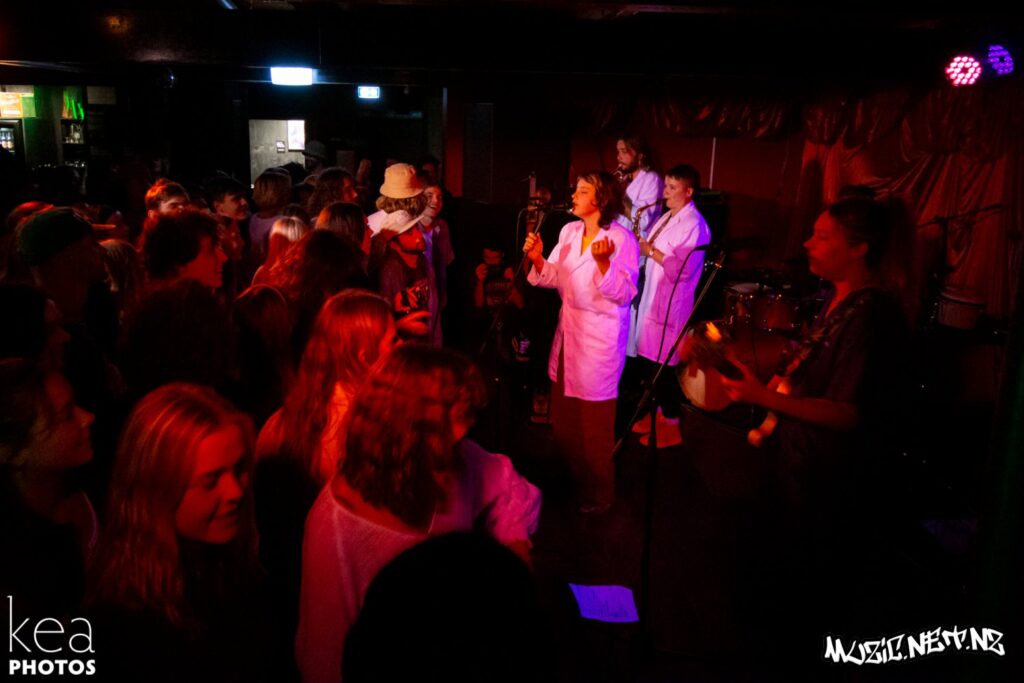 Dr Reknaw @ Dive, Dunedin 30/04/2021