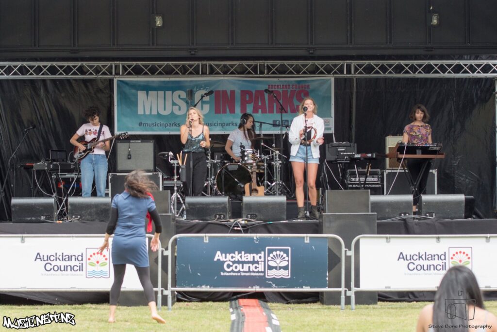Dunes @ Three Kings Reserve, Auckland 21/01/2017