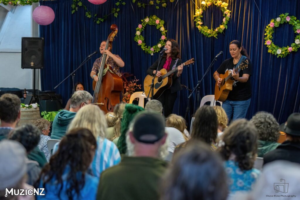 Eden Iris Trio @ Kumeu Showgrounds, Auckland 25/01/2025
