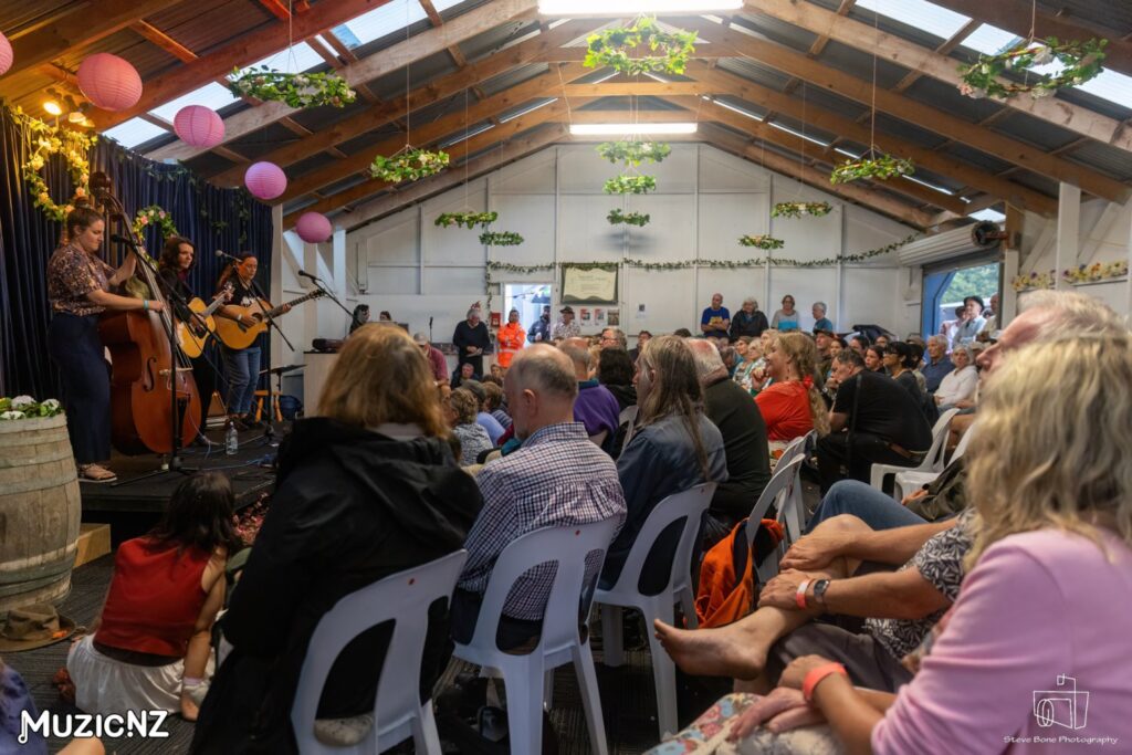 Eden Iris Trio @ Kumeu Showgrounds, Auckland 25/01/2025