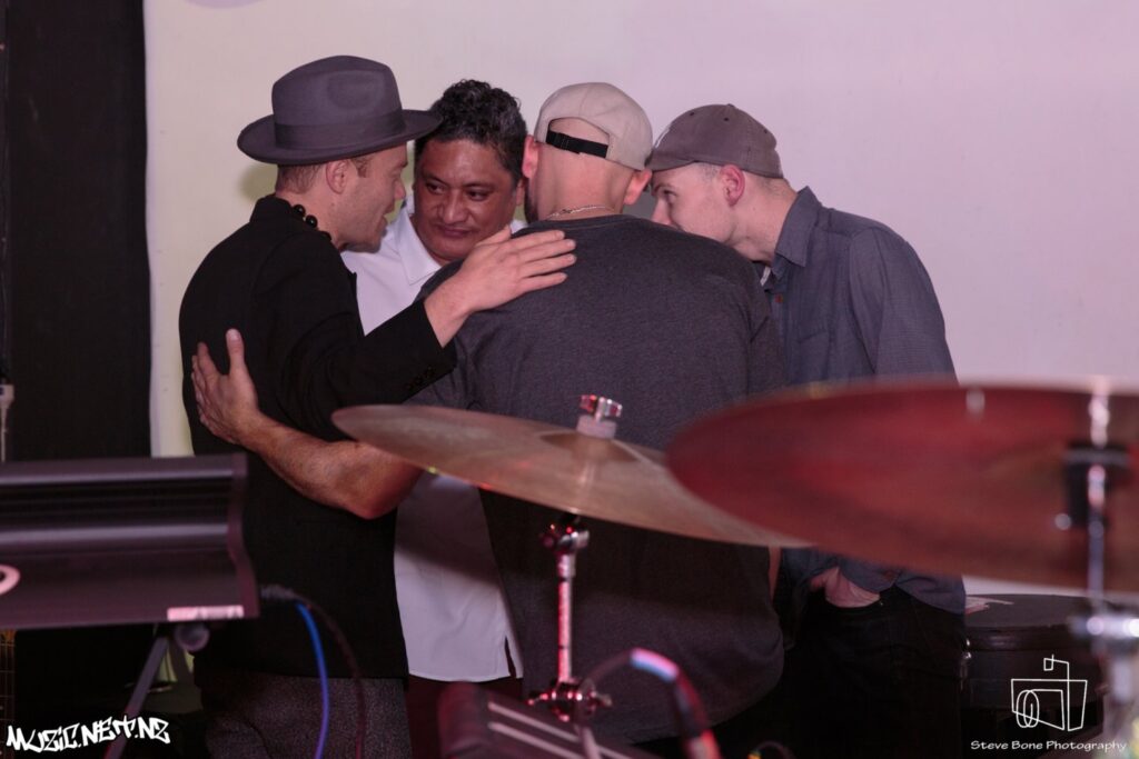 Electric Wire Hustle @ Neck Of The Woods, Auckland 01/10/2016
