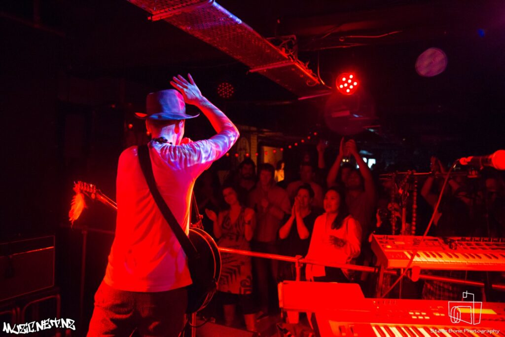 Electric Wire Hustle @ Neck Of The Woods, Auckland 01/10/2016