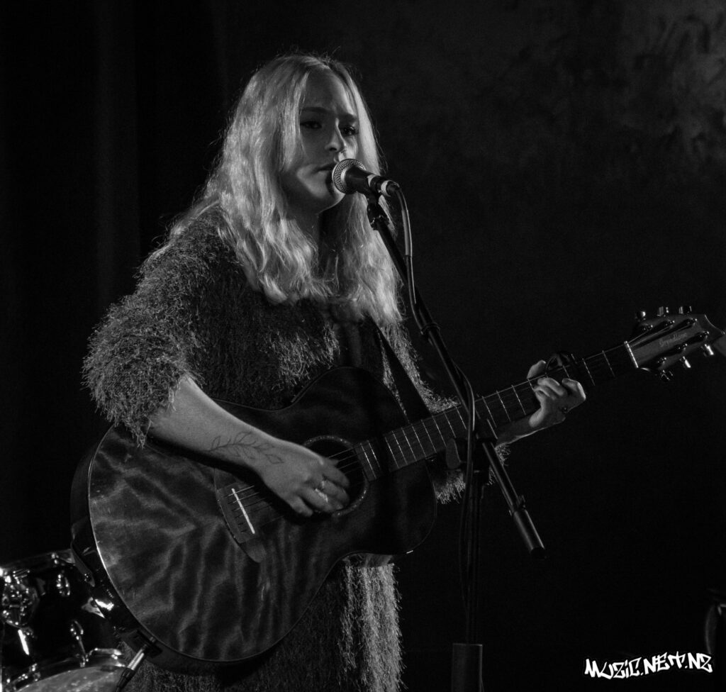 Erin Myers @ Nivara Lounge, Hamilton 09/09/2022