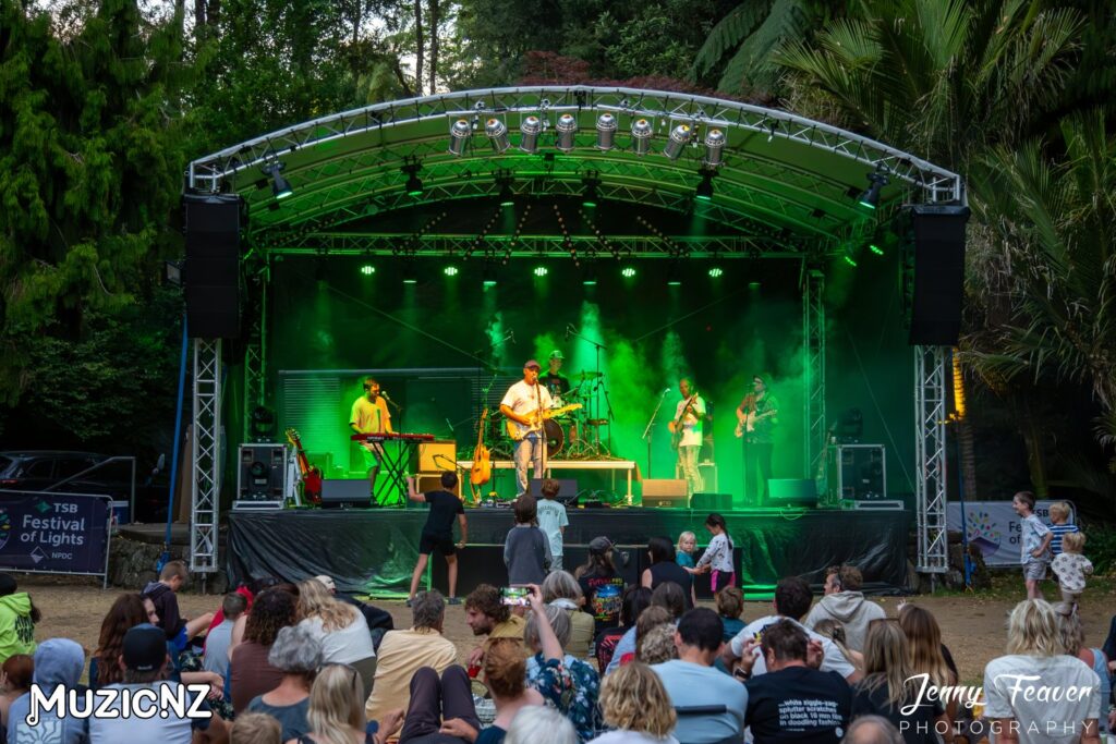 Evan Rhys & The Stereo Streets @ Festival Of Lights Pukekura Park, New Plymouth 18/01/2025