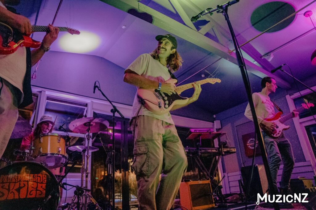 Iz Waddid Iz @ Waihi Beach Hotel, Waihi 16/02/2024