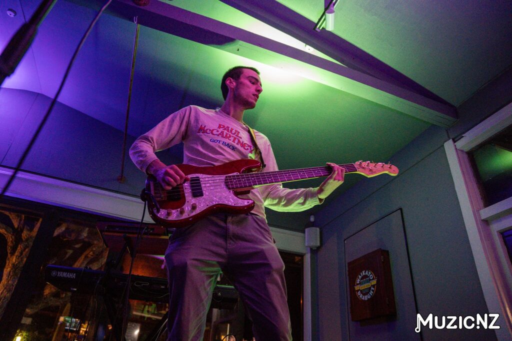 Iz Waddid Iz @ Waihi Beach Hotel, Waihi 16/02/2024