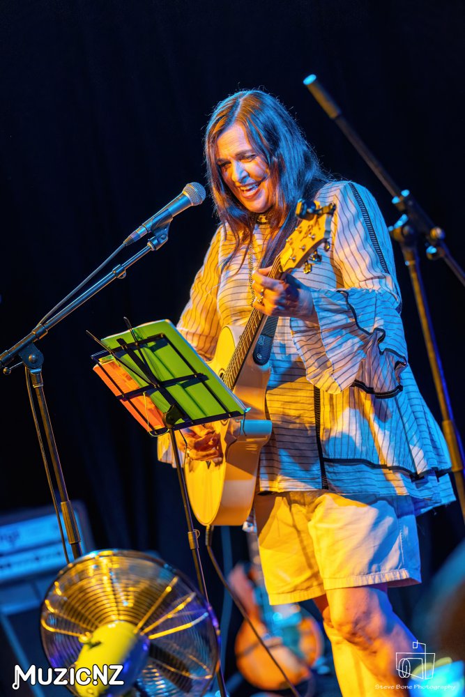 Jan Hellriegel @ Artworks Theatre, Waiheke 08/04/2023