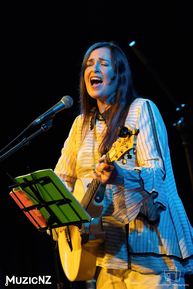 Jan Hellriegel @ Artworks Theatre, Waiheke 08/04/2023