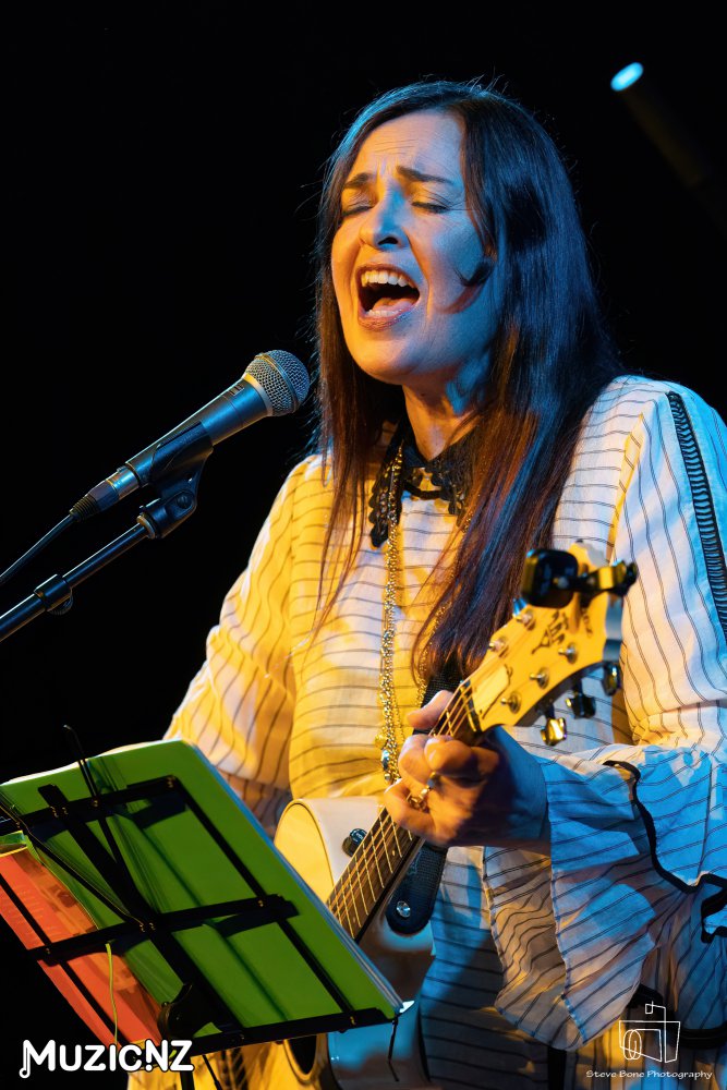 Jan Hellriegel @ Artworks Theatre, Waiheke 08/04/2023