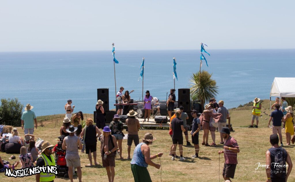 Jessy & The Volunteers @ Summer Soul Festival, Okurukuru, Oakura 18/01/2020