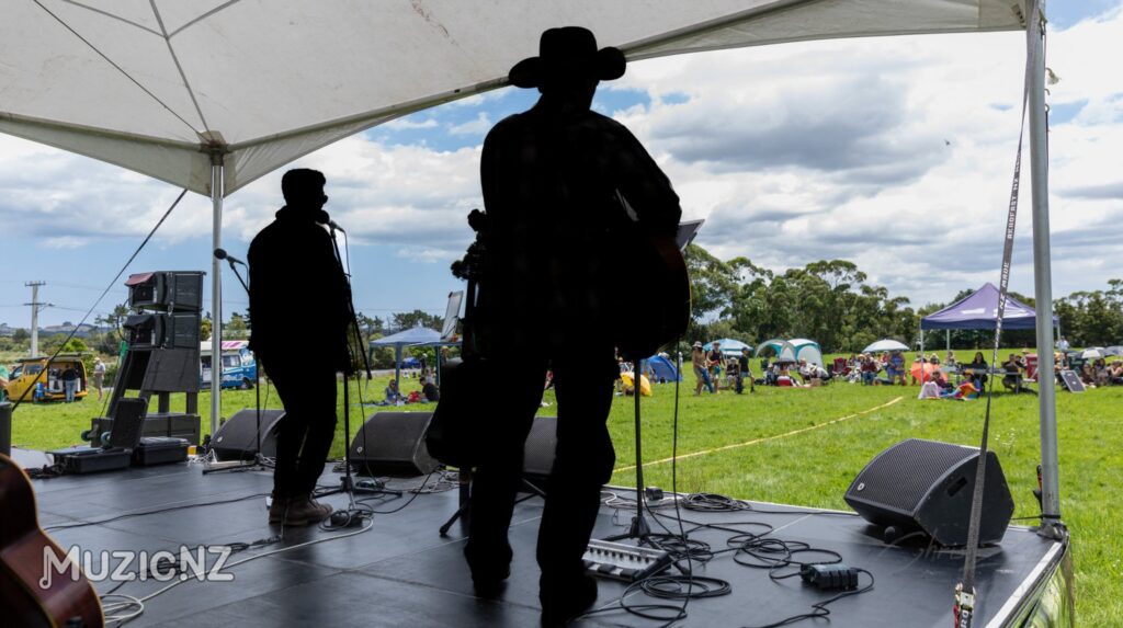 Keith Pereira And The Trail Benders @ Helensville River Reserve, Auckland 15/01/2023