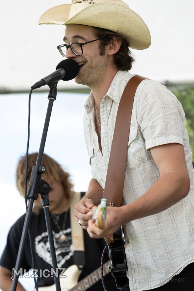 Louis Jarlov And The Lonesome @ Helensville River Reserve, Auckland 15/01/2023