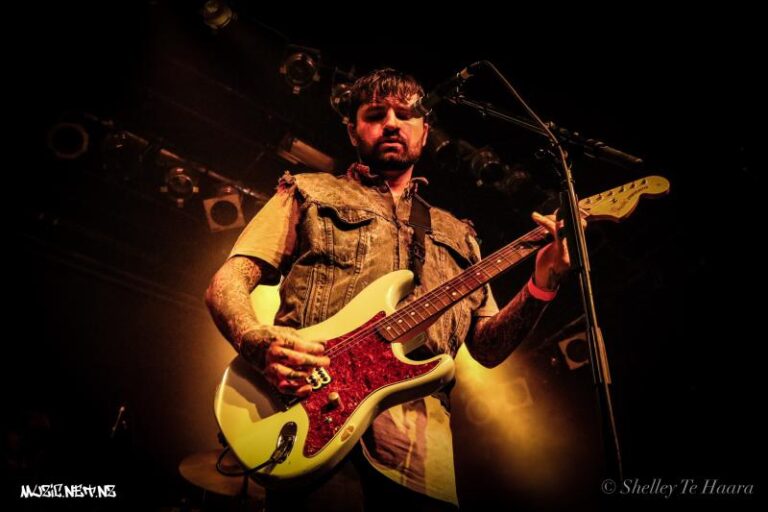 Lower Than Atlantis @ The Powerstation, Auckland 29/4/18