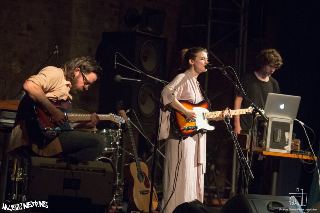 Lydia Cole @ The Vic, Devonport 10/03/2017