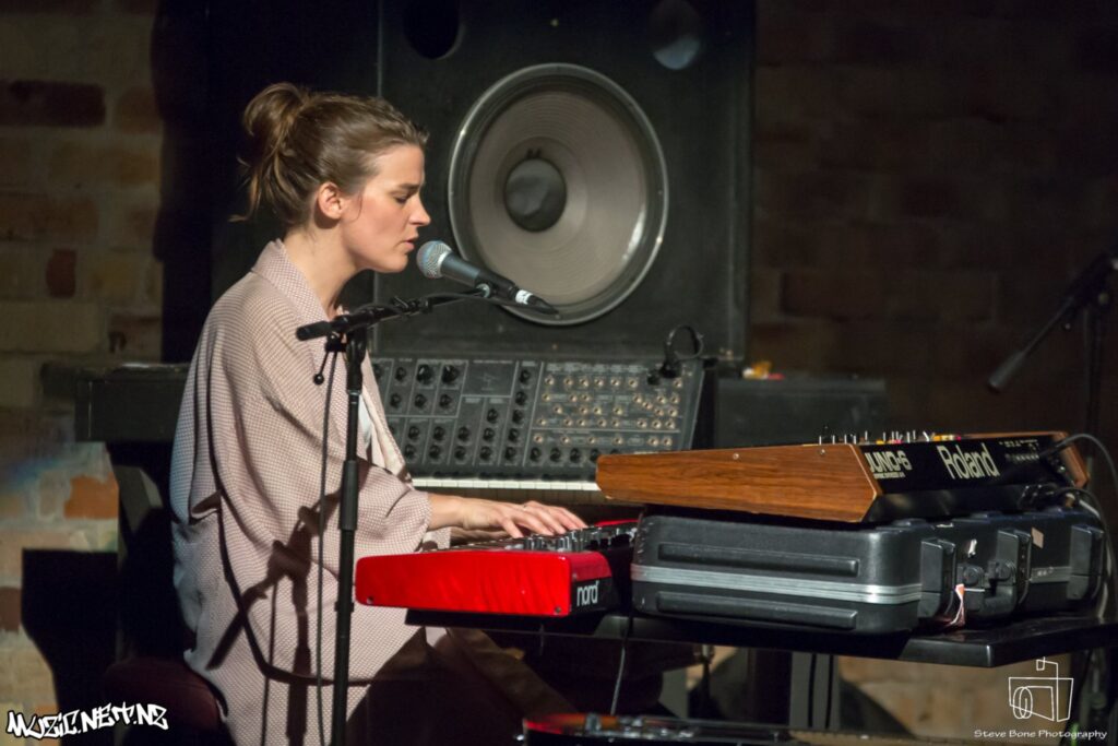 Lydia Cole @ The Vic, Devonport 10/03/2017