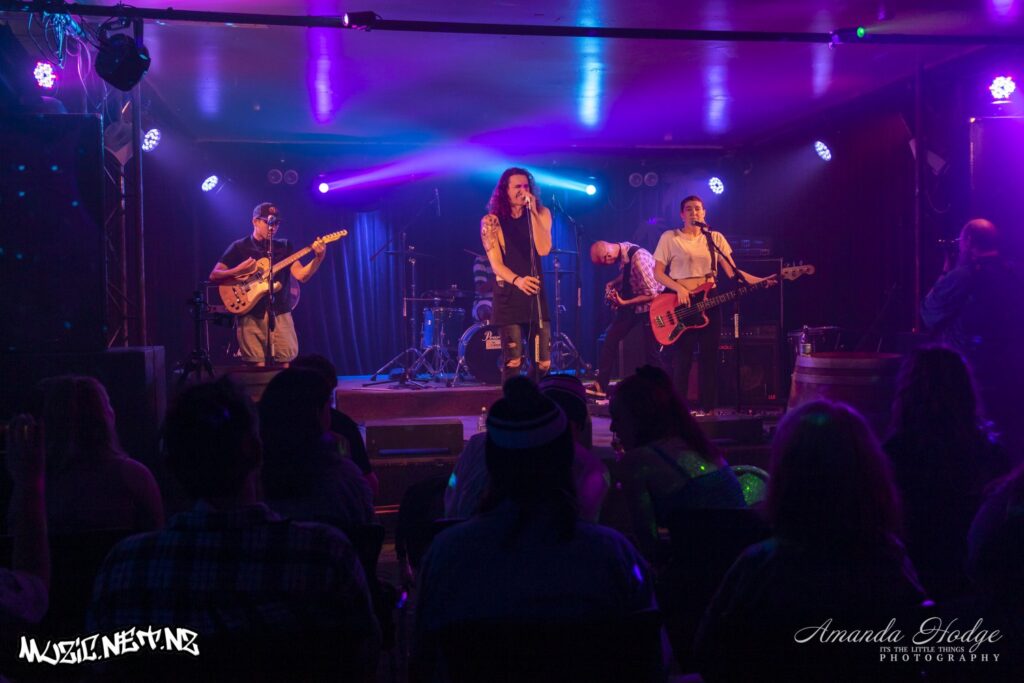 Mirrored Walls @ The Cabana, Napier 12/11/2021