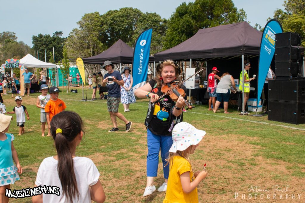 Music In Parks: Kids Music @ Birkenhead War Memorial Park, Auckland 01/02/2020