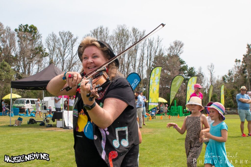 Music In Parks: Kids Music @ Birkenhead War Memorial Park, Auckland 01/02/2020