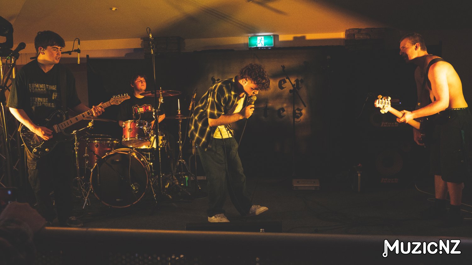 Powder Chutes @ Stadium Tavern, Alexandra 28/09/2024