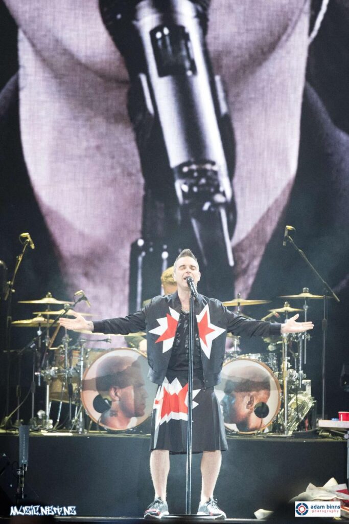 Robbie Williams @ Forsyth Barr Stadium, Dunedin 17/02/2018