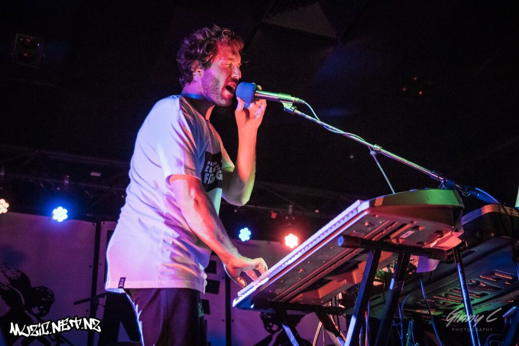 Surf Friends @ Tuning Fork, Auckland 09/04/2021
