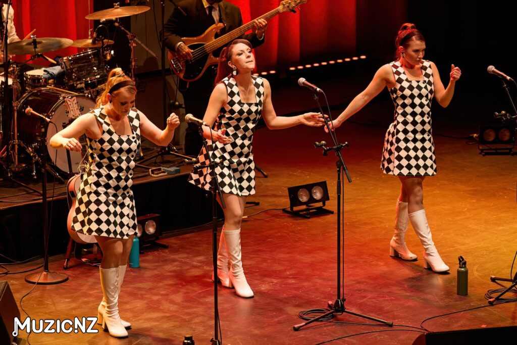 The Up Doos @ St James Theatre, Wellington 06/10/2023