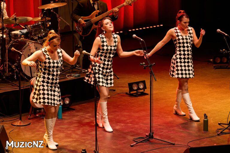 The Up Doos @ St James Theatre, Wellington 06/10/2023
