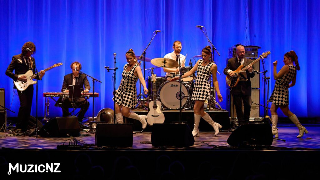 The Up Doos @ St James Theatre, Wellington 06/10/2023