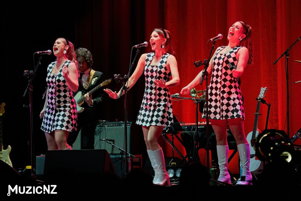 The Up Doos @ St James Theatre, Wellington 06/10/2023