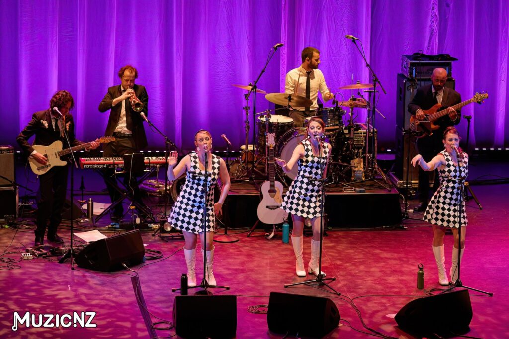The Up Doos @ St James Theatre, Wellington 06/10/2023