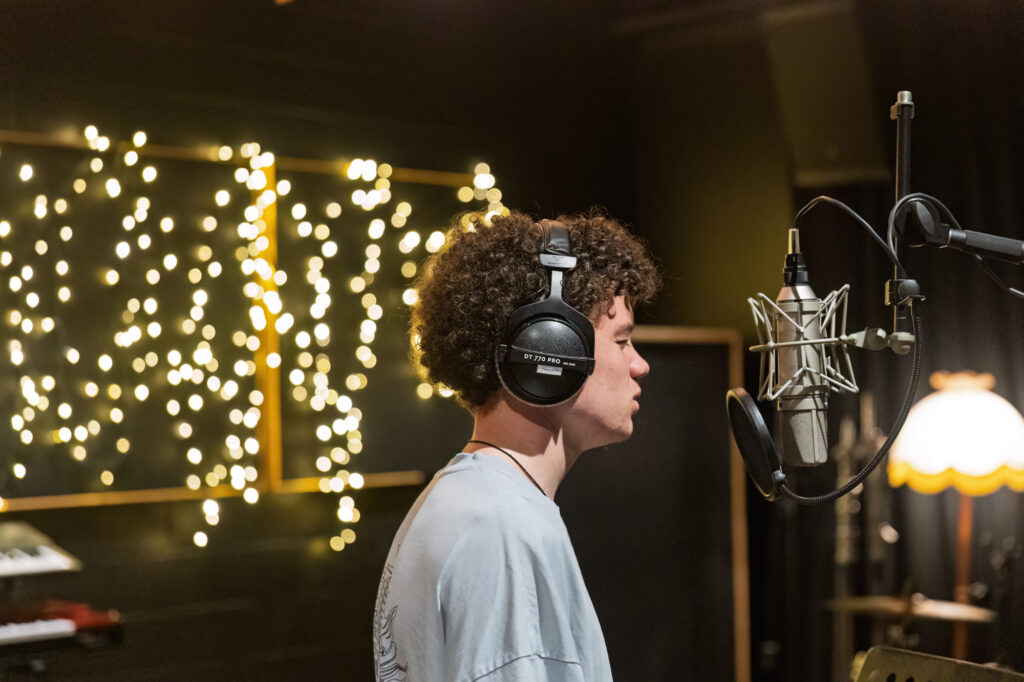 20251114 salemmāhiarandall parachute 39