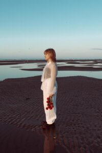 Amber Carly Williams Releases New Single '21 Roses'