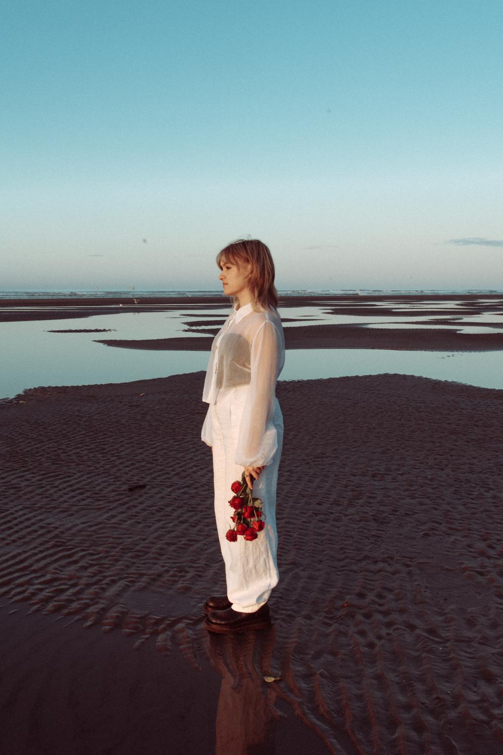 Amber Carly Williams Releases New Single '21 Roses'