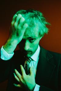 Angry Art Rock Newcomer Elliott Dawson Releases Fanging New Single 'ceo' & Announces Debut Album 'hang Low'