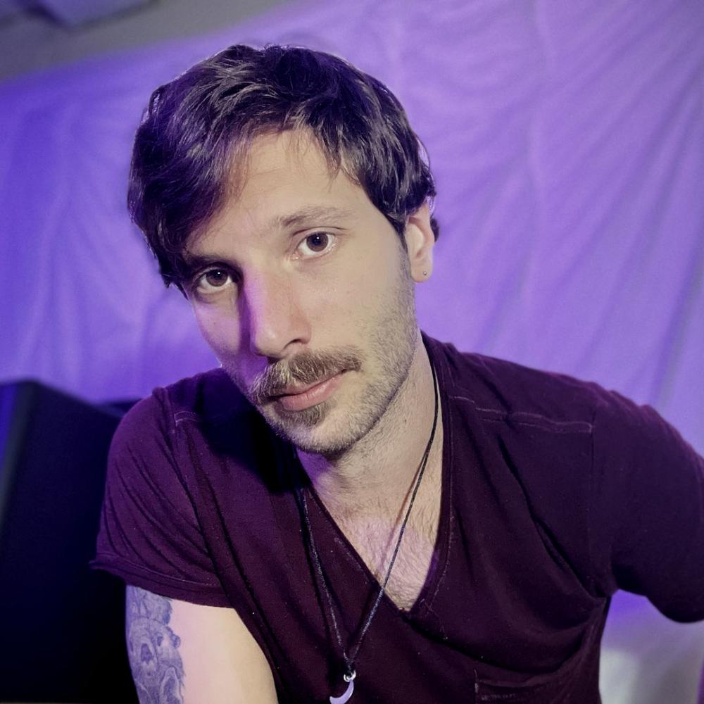 Ant Tarrant Shares Single 'streetlight Love' + Video