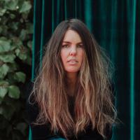 Award Winning Mel Parsons Is Back With Spellbinding New Track 'carry On'