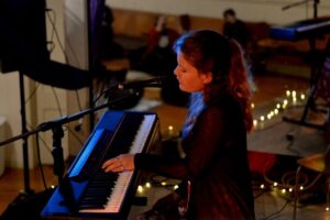 Bella Rose Releases Debut Single 'shuteye'